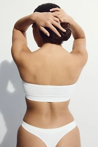 Soutien-gorge bandeau coussiné sans coutures
