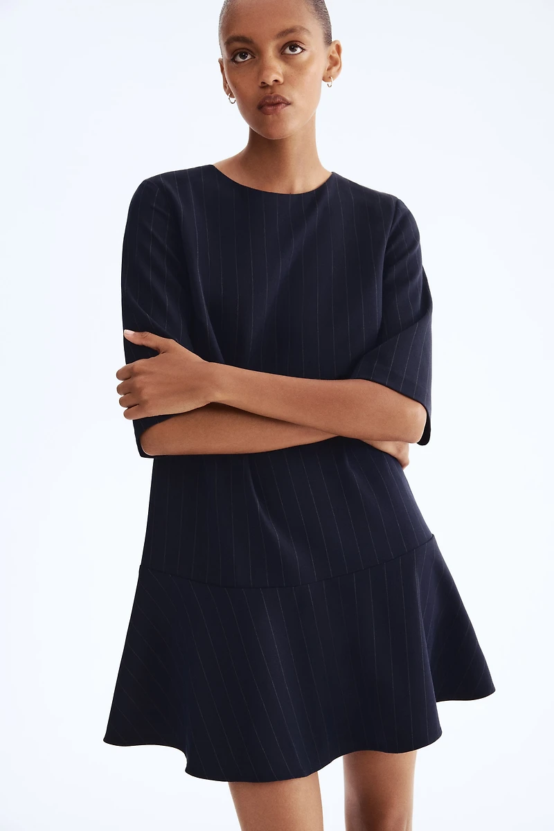 Robe droite avec jupe corolle