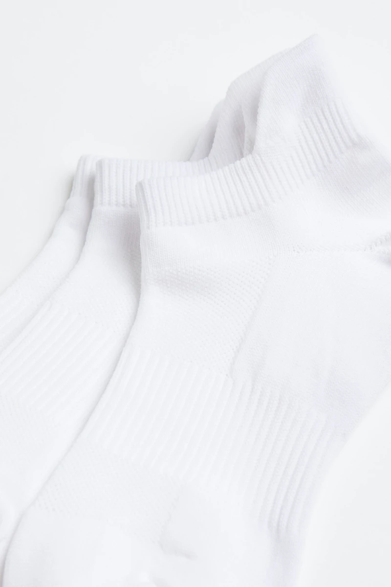 Sports Socks with DryMove™