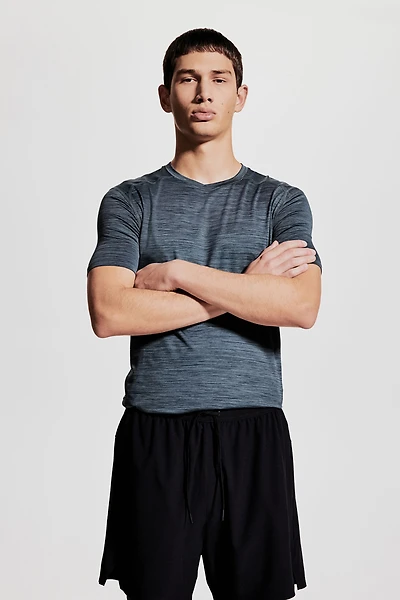 Muscle-Fit Sports Shirt with DryMove™