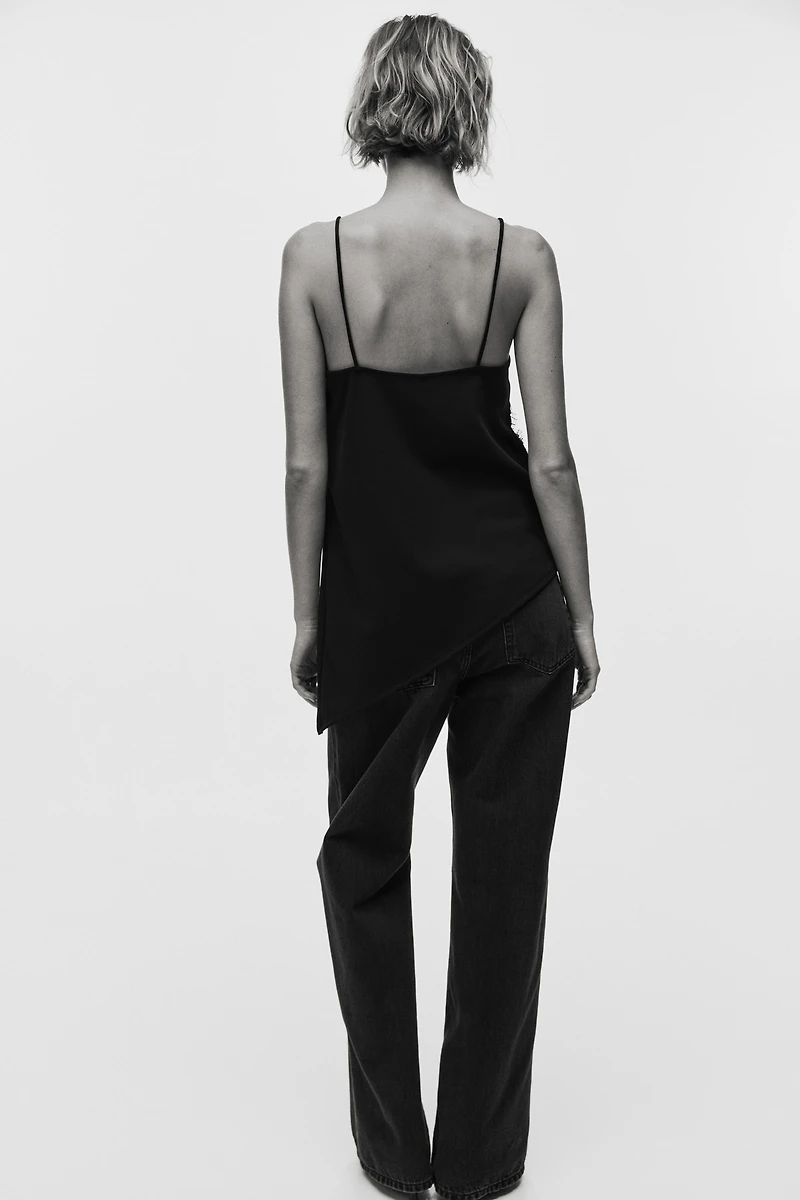 Haut à bretelles fines avec dentelle