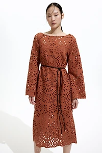 Robe en broderie anglaise