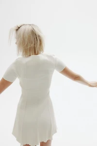Robe en tricot côtelé avec jupe évasée