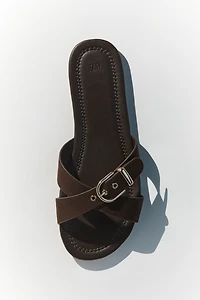 Crossover-strap sandals