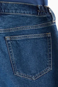 Jean MAMA coupe droite