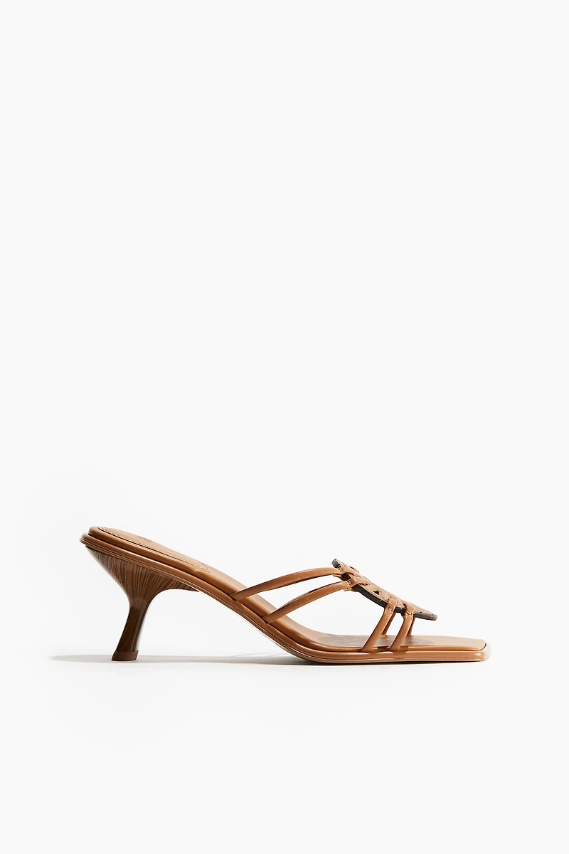 Sandales à talon avec monogramme
