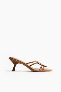Sandales à talon avec monogramme