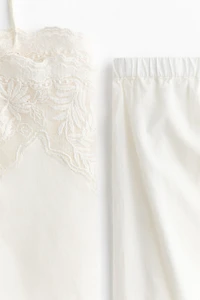 Pyjama en coton avec dentelle