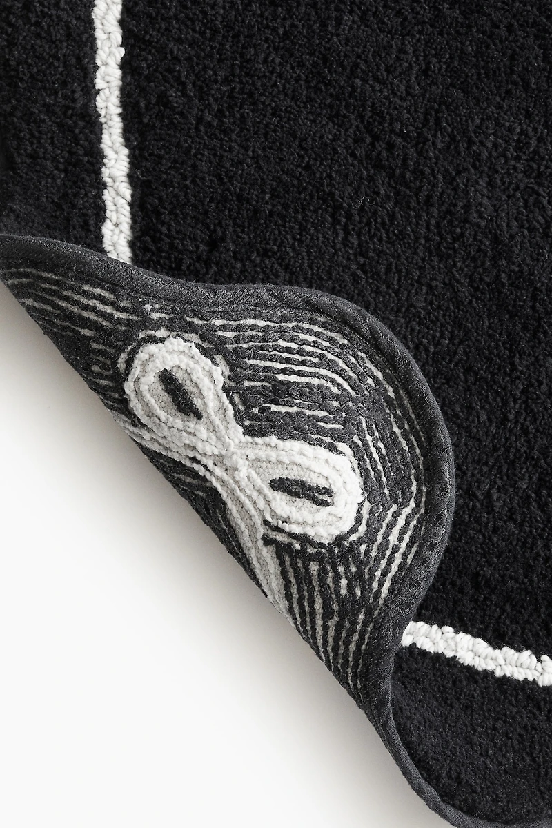 Scalloped-Edge Bath Mat