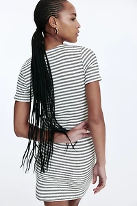 Robe moulante avec laçage