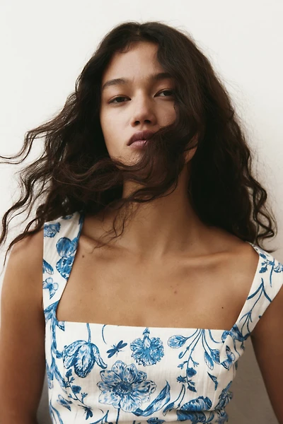 Dress with Bow at Back