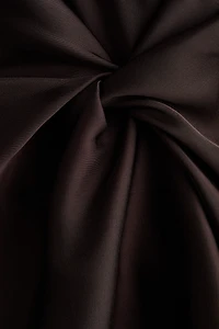 Robe à manches bouffantes en satin