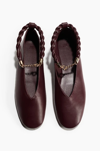 Ballerines avec détail torsadé