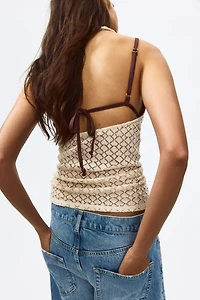 Haut d’aspect crochet avec col écharpe
