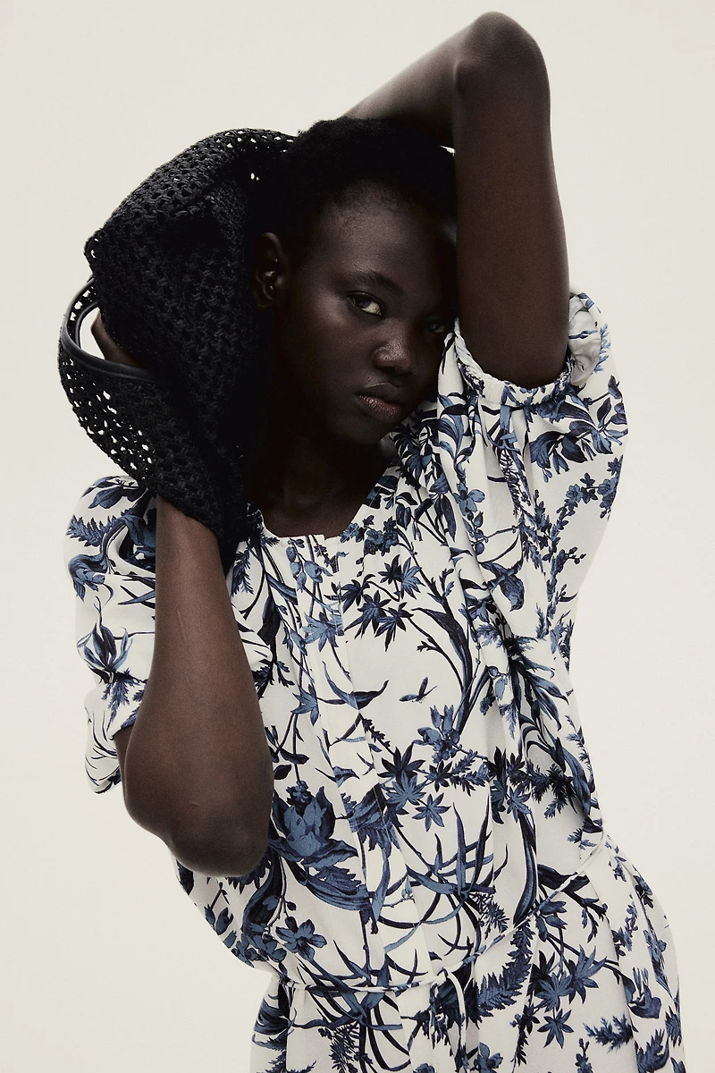 Robe à manches bouffantes