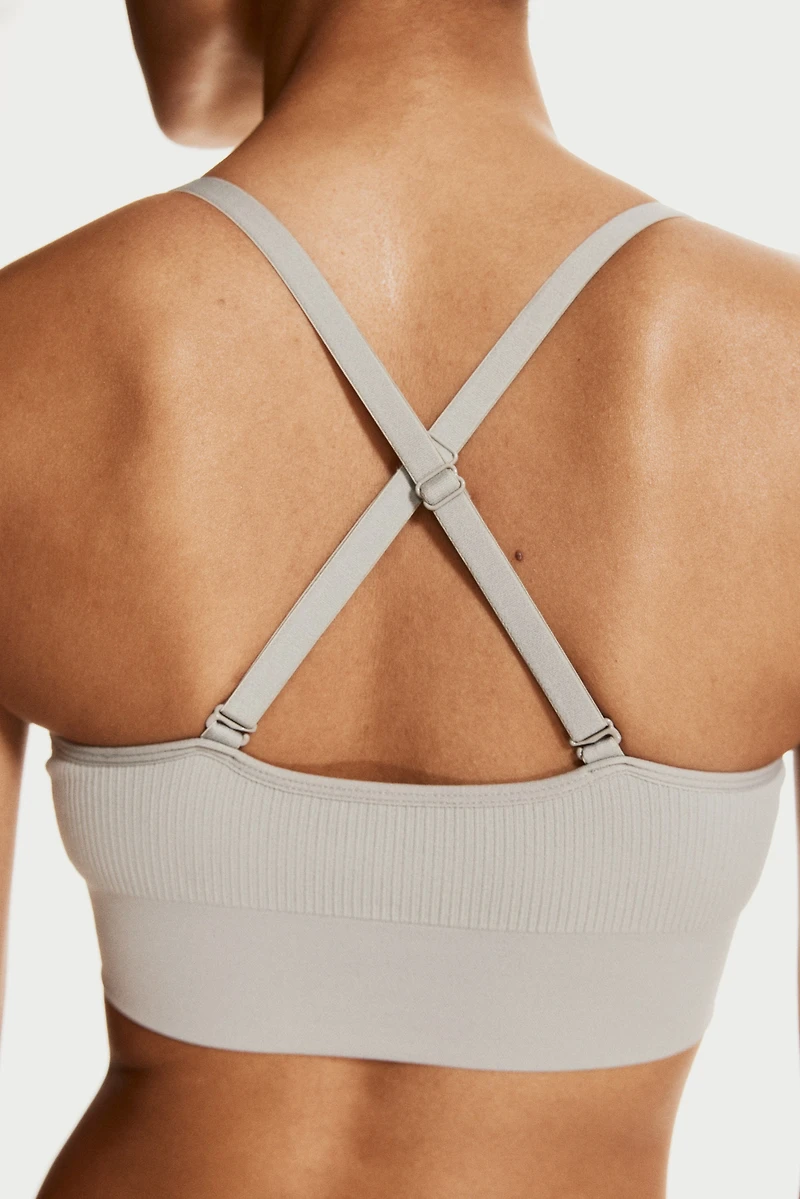 Seamless Medium-Support Sports Bra with DryMove™