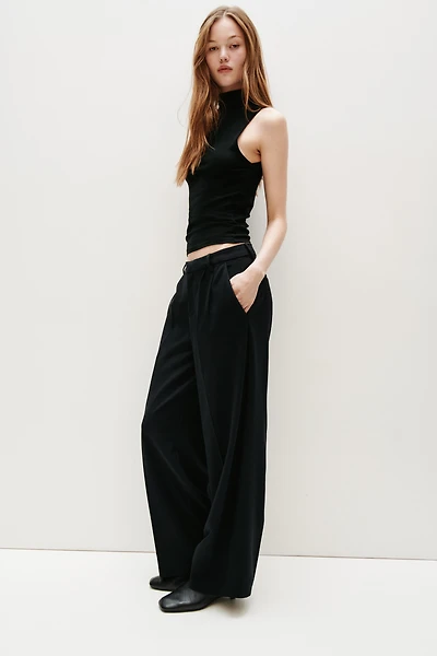 Sleeveless Mock Turtleneck Top