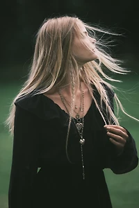 Robe avec col à volants