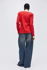 Gilet en tricot côtelé à encolure dégagée