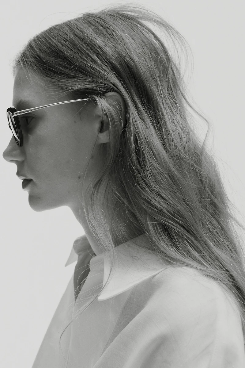 Lunettes de soleil en forme d'yeux de chat