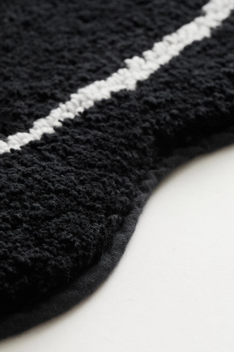 Scalloped-Edge Bath Mat