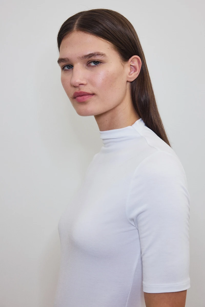 T-shirt à col cheminée chaud près du corps