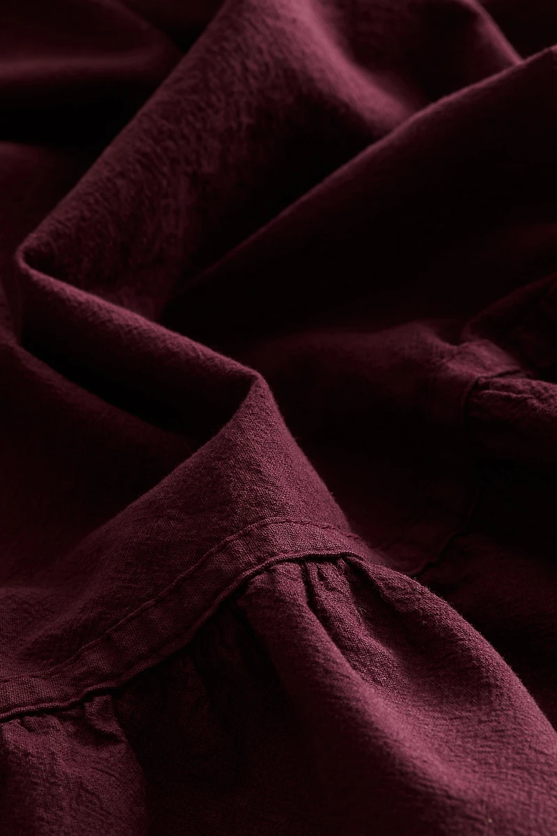 Ruffle-trimmed Tablecloth