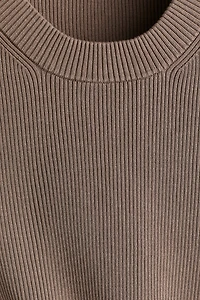 Regular-Fit Ribbed Sweater Vest