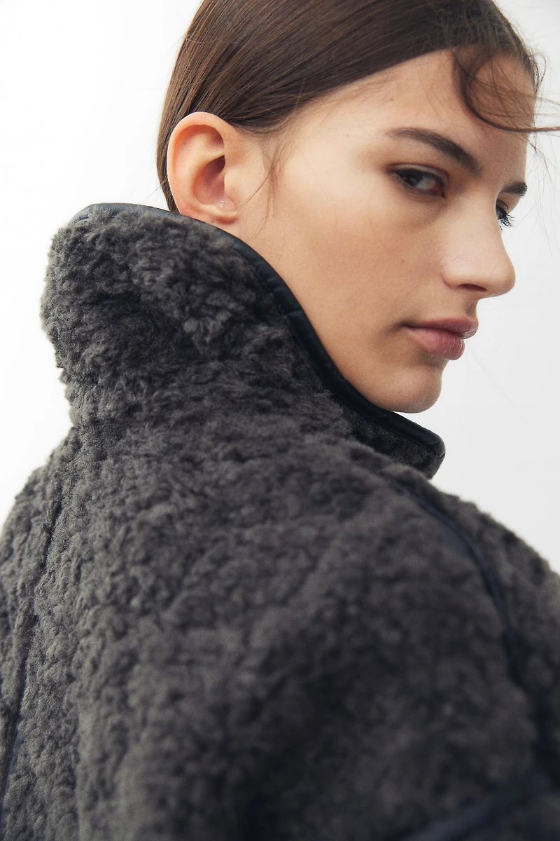 Veste en tissu peluche