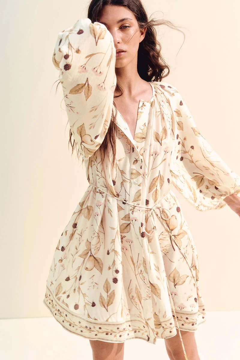 Robe très ample avec ceinture à nouer