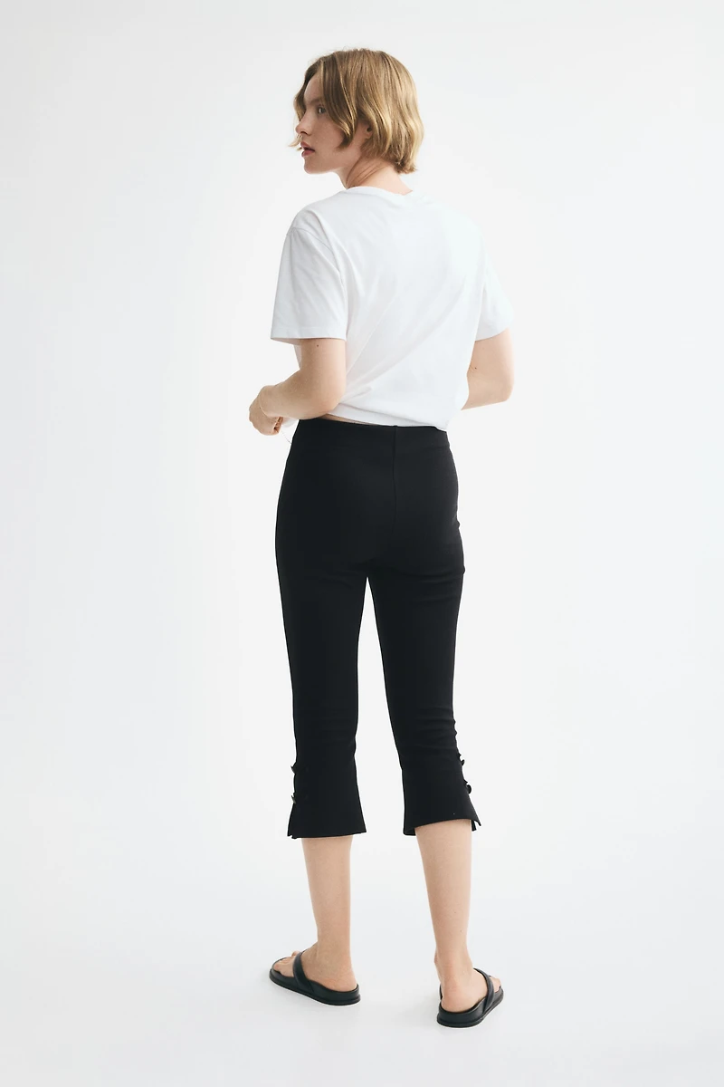 Button-Detail Capri Pants