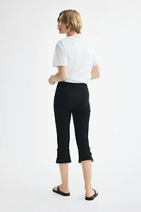 Button-Detail Capri Pants