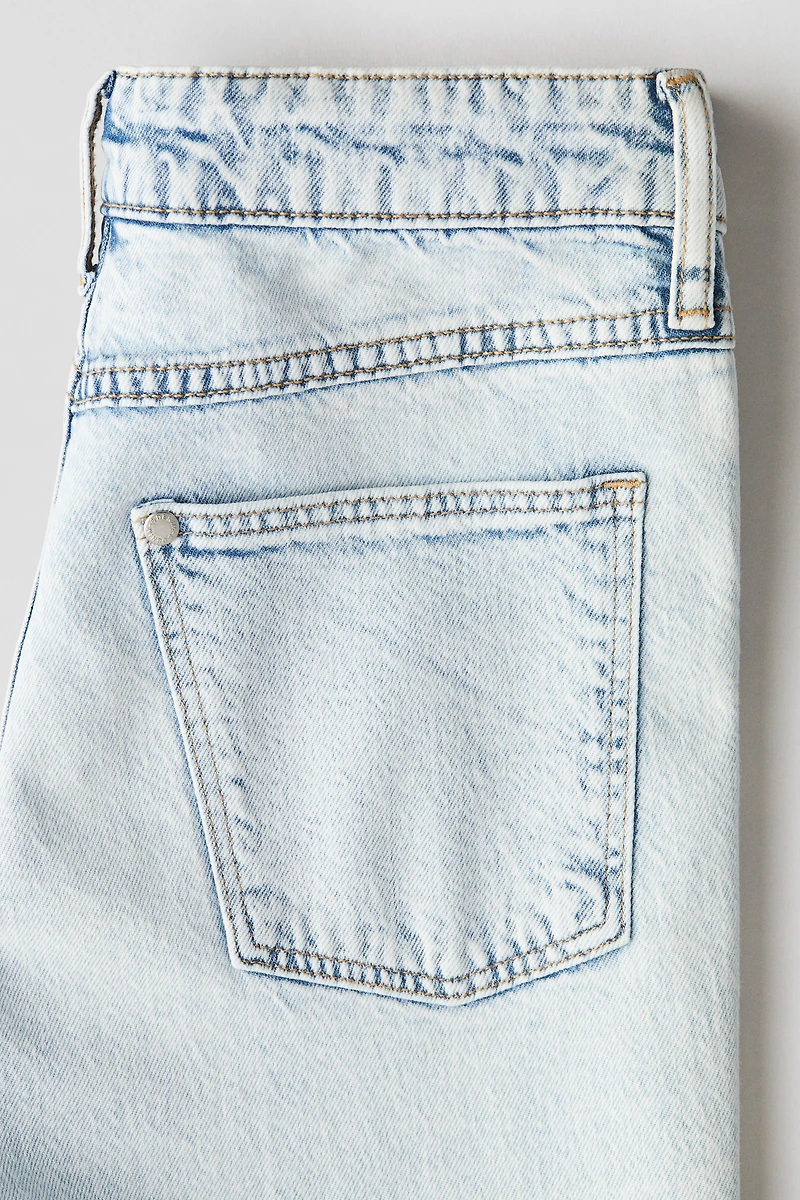 Relaxed Tapered Fit Jeans