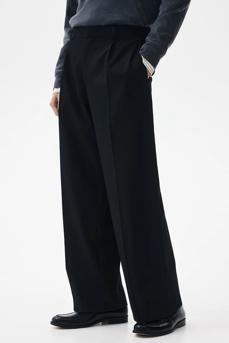 Loose-Fit Tailored Pants