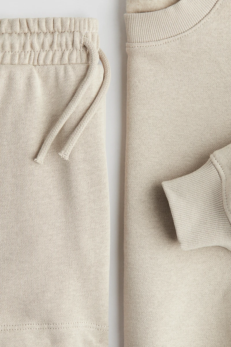 2-Piece Sweatshirt and Shorts Set