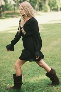 Robe avec col à volants