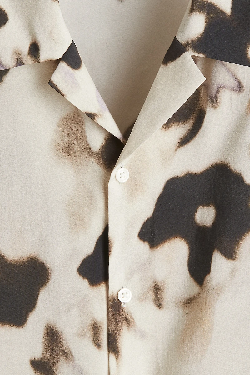 Chemise Regular Fit à motif avec col cubain