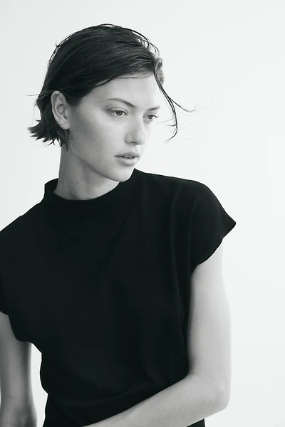 Cap-Sleeved Fine-Knit Top