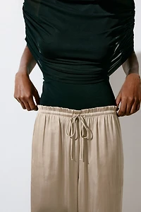 Pantalon à cordon en satin