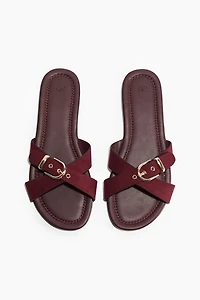 Crossover-strap sandals