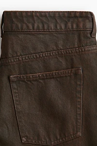 Jean enduit à jambes droites