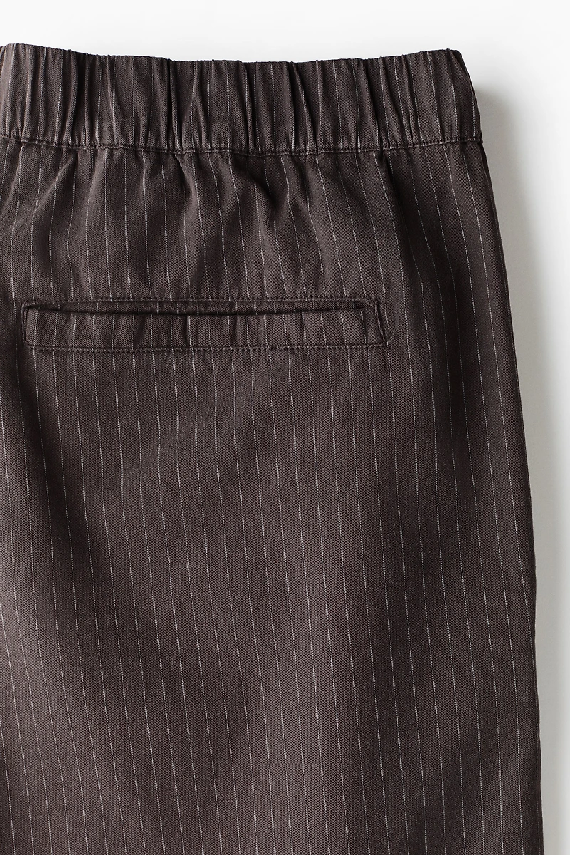Loose-Fit Pleated Pants