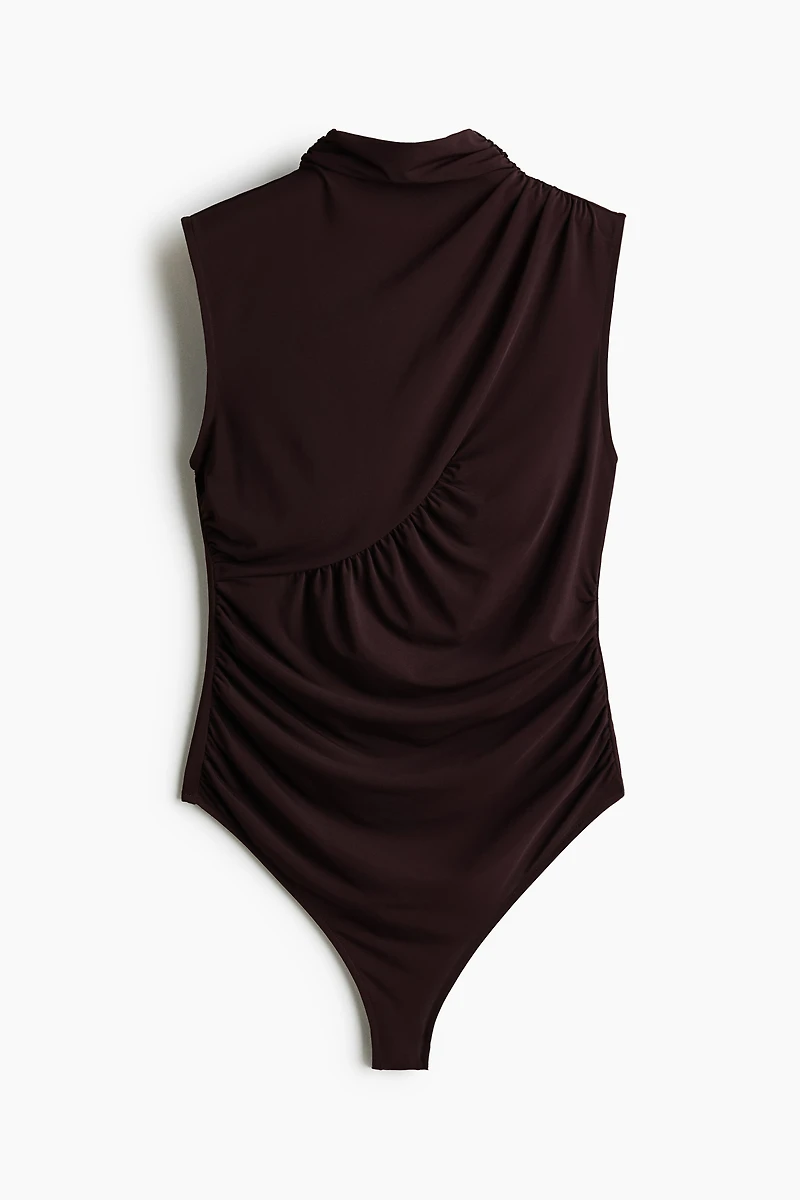 Maillot string à effet drapé