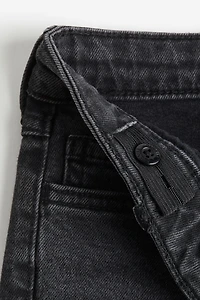 Relaxed Tapered Fit Jeans