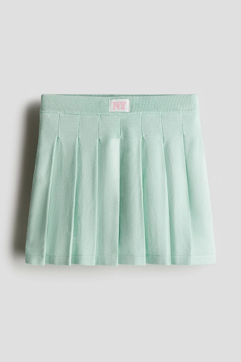 Pleated Fine-Knit Skirt