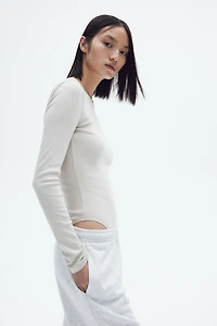 Maillot côtelé avec dos dégagé