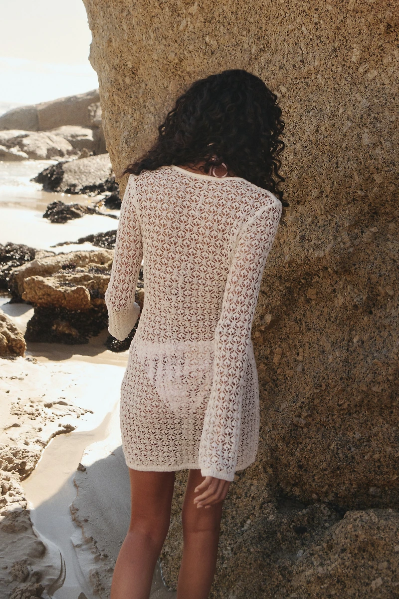 Robe de plage d'aspect crocheté