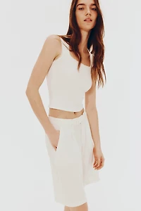 Short au genou en lin mélangé