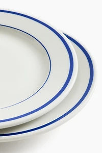 Lot de 2 assiettes moyennes en porcelaine