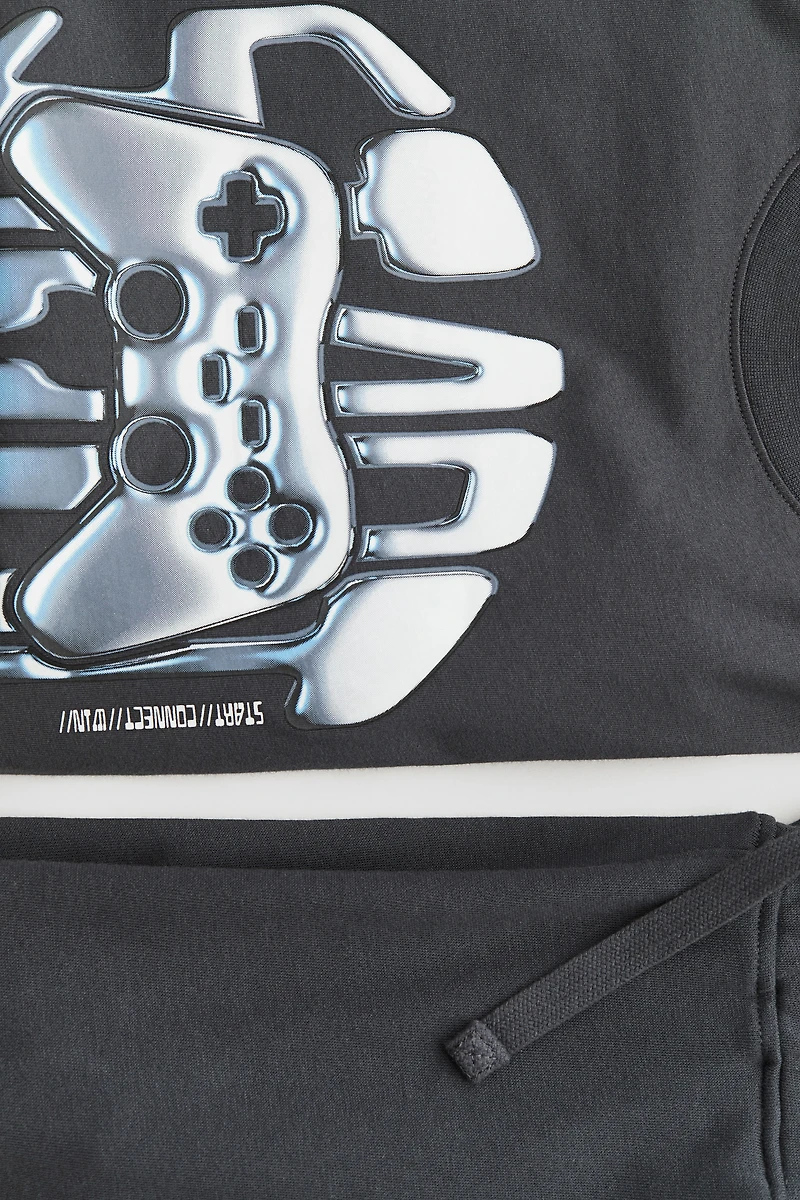 2-Piece T-Shirt and Sweatshorts Set